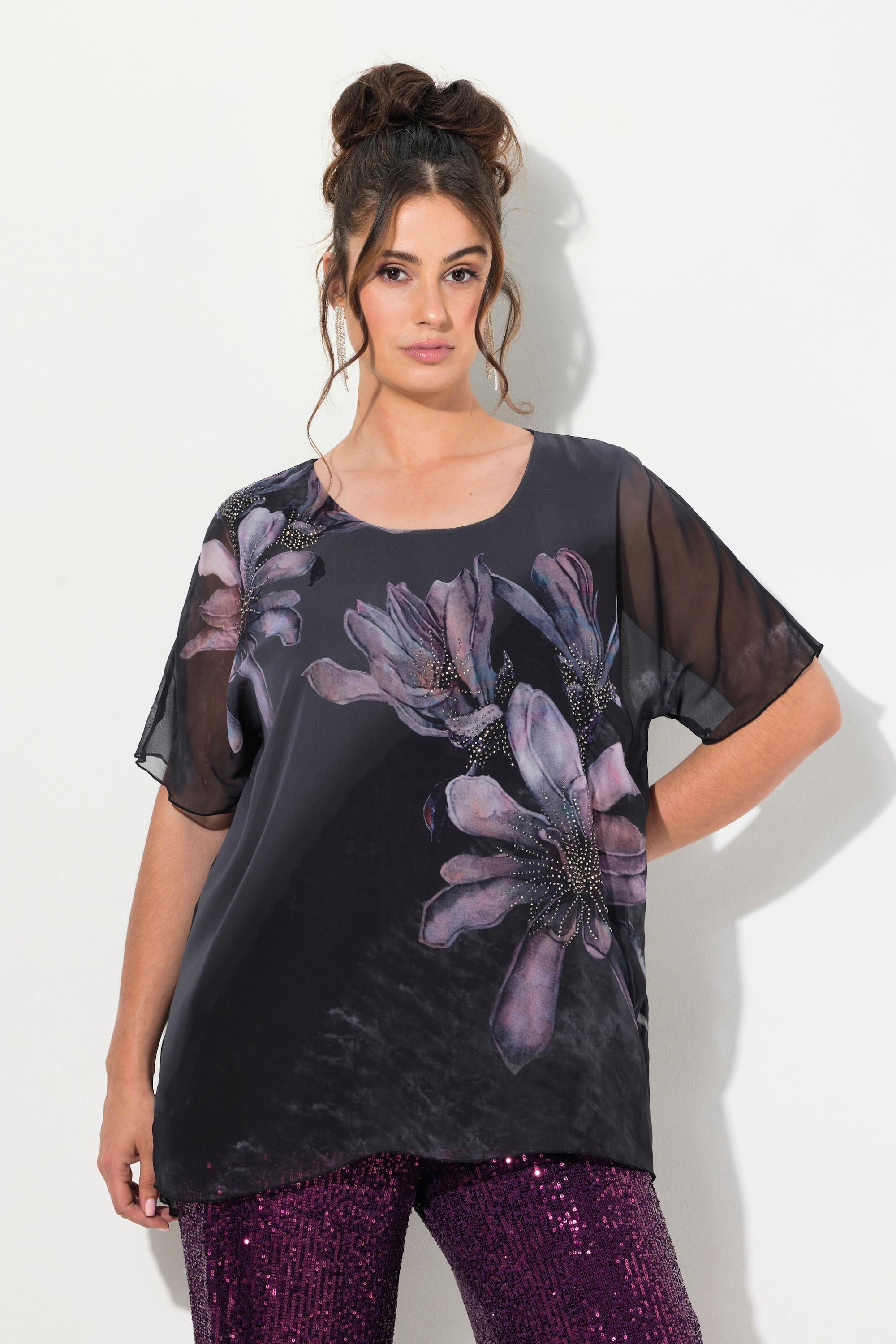 Ulla Popken  Blusa svasata a doppio strato con fiori, scollo a girocollo e mezze maniche 