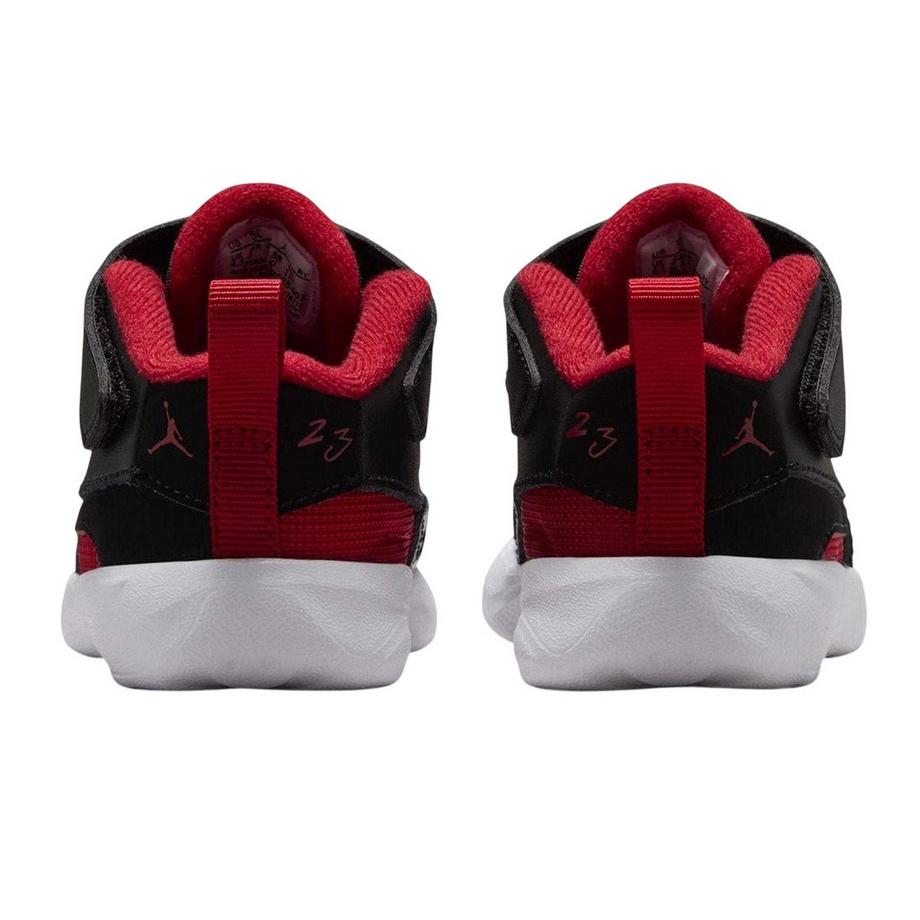 NIKE Air Jordan Max Aura 7 Scarpe Sportive Air Jordan Max Aura 7 Scarpe Sportive Pelle 