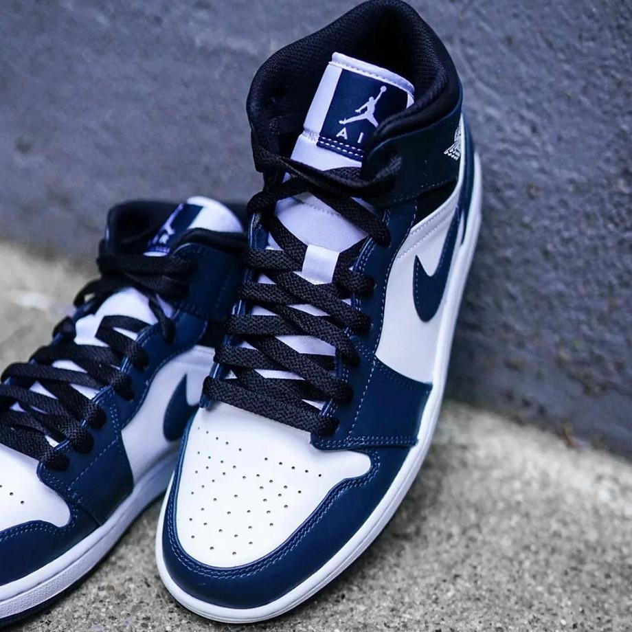 NIKE  Air Jordan 1 - Mid Armory Navy 