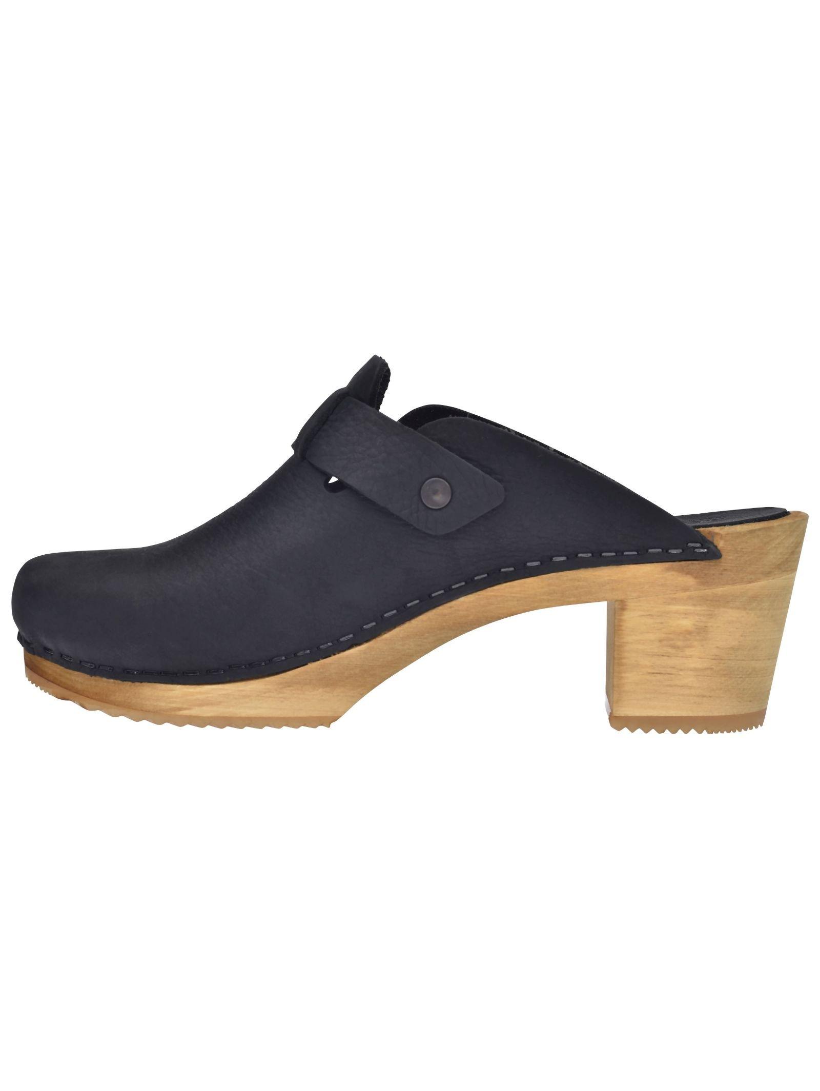 Sanita  Clogs 