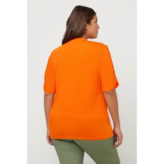 Ulla Popken  T-shirt con scollo a V, mezze maniche e finissaggio antibatterico 