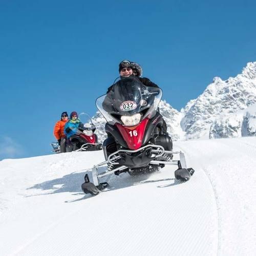 Geschenkidee  Snowmobile Tour in Madesimo (für 1 Person) 