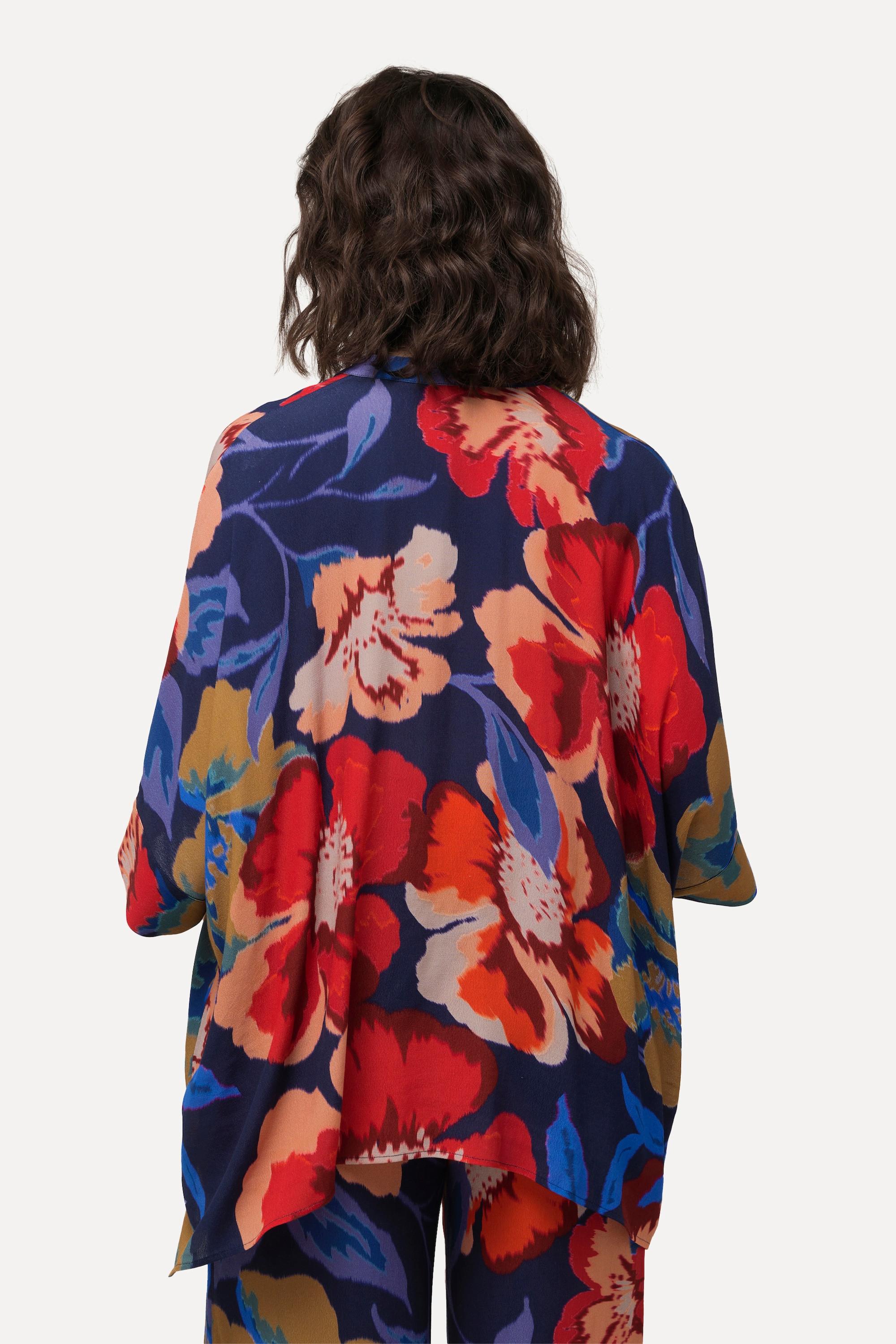 Ulla Popken  Blusa dal taglio oversize con fiori, scollo a girocollo e mezze maniche 