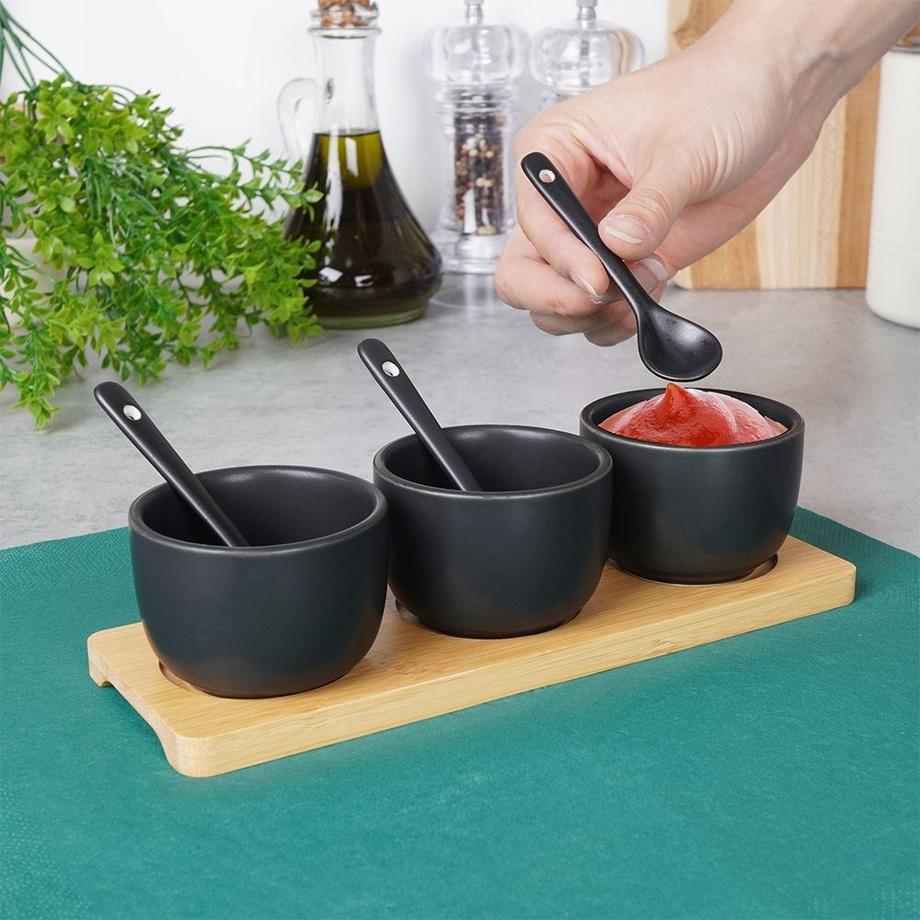 TAVOLA Set di tre ciotole su vassoio in bambù per servire  