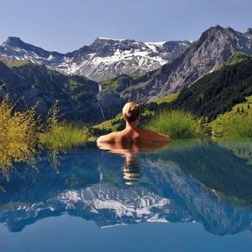 Design & bien-être à Adelboden - 1 nuit en chambre Deluxe (pour 2 personnes)