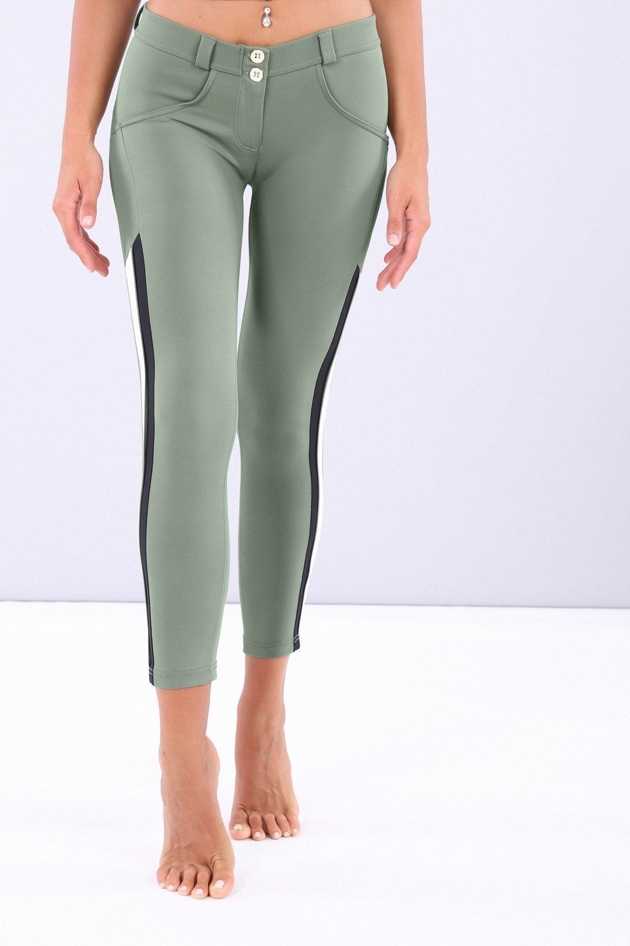 FREDDY  Pantaloni push-up della linea WR.UP® in tessuto tecnico a righe e vestibilità skinny. 