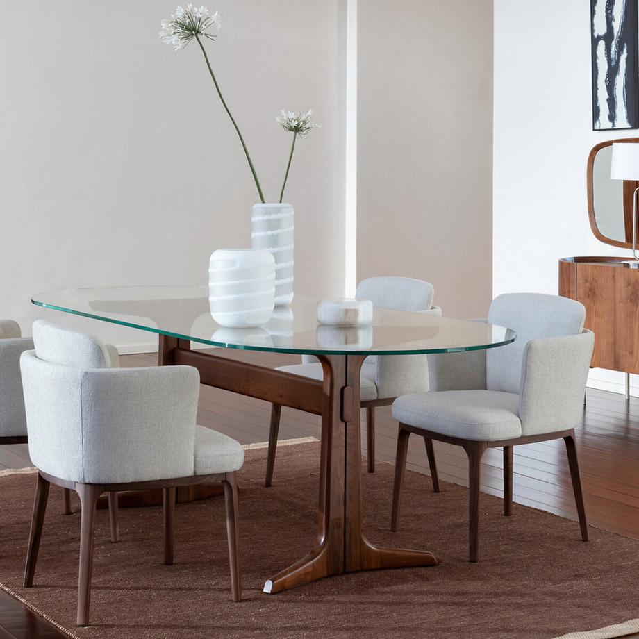 AM.PM Tischsessel mit Fussteil aus Nussbaumholz und Natté-Gewebe Jabote  