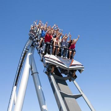 Europa-Park en famille - Saison 2024 (pour 2 adultes (12+) et 1 enfant de 4 à 11 ans)