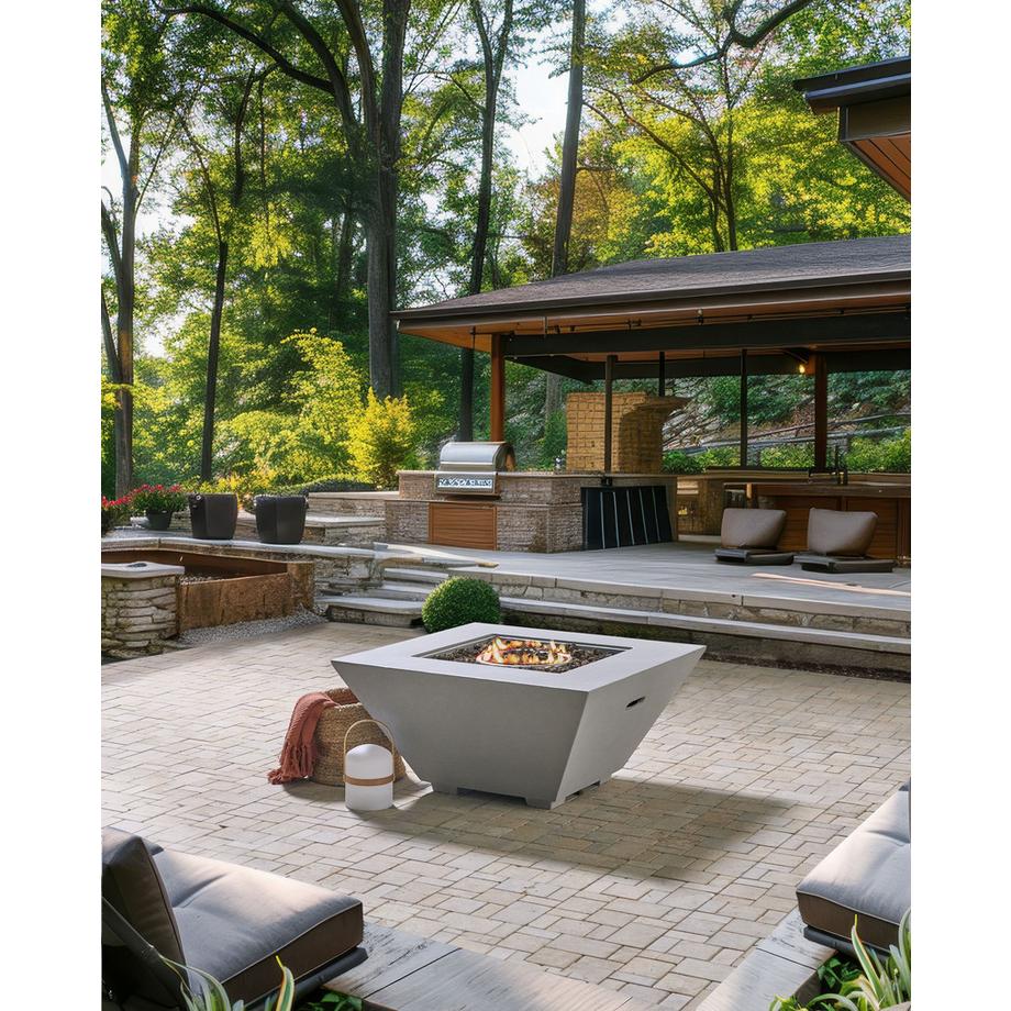 Beliani  Foyer à gaz en Béton renforcé de verre (GRC) KATMAI 