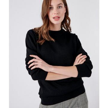 Pull col rond maille jersey souple.