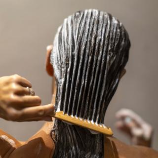 basic.  Festes Shampoo aus kontrolliert biologischem Anbau - für alle Haartypen 