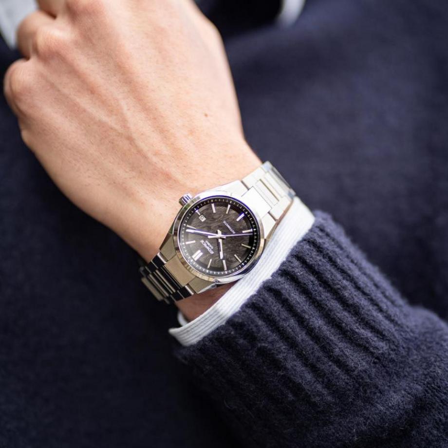 CASIO  Edifice EFK-110D-1AER Automatik 