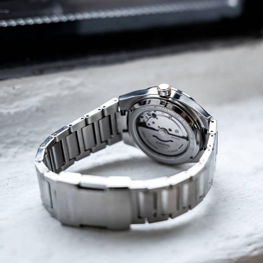 CASIO  Edifice EFK-110D-1AER Automatik 