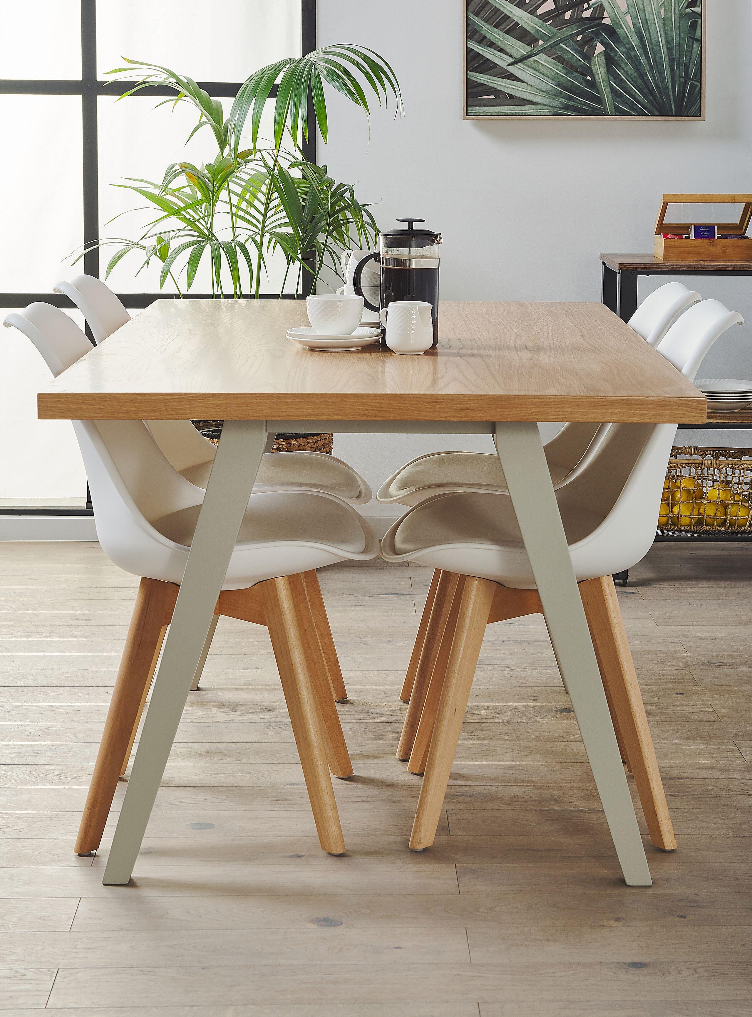 Beliani Table de repas en MDF Moderne LENISTER  