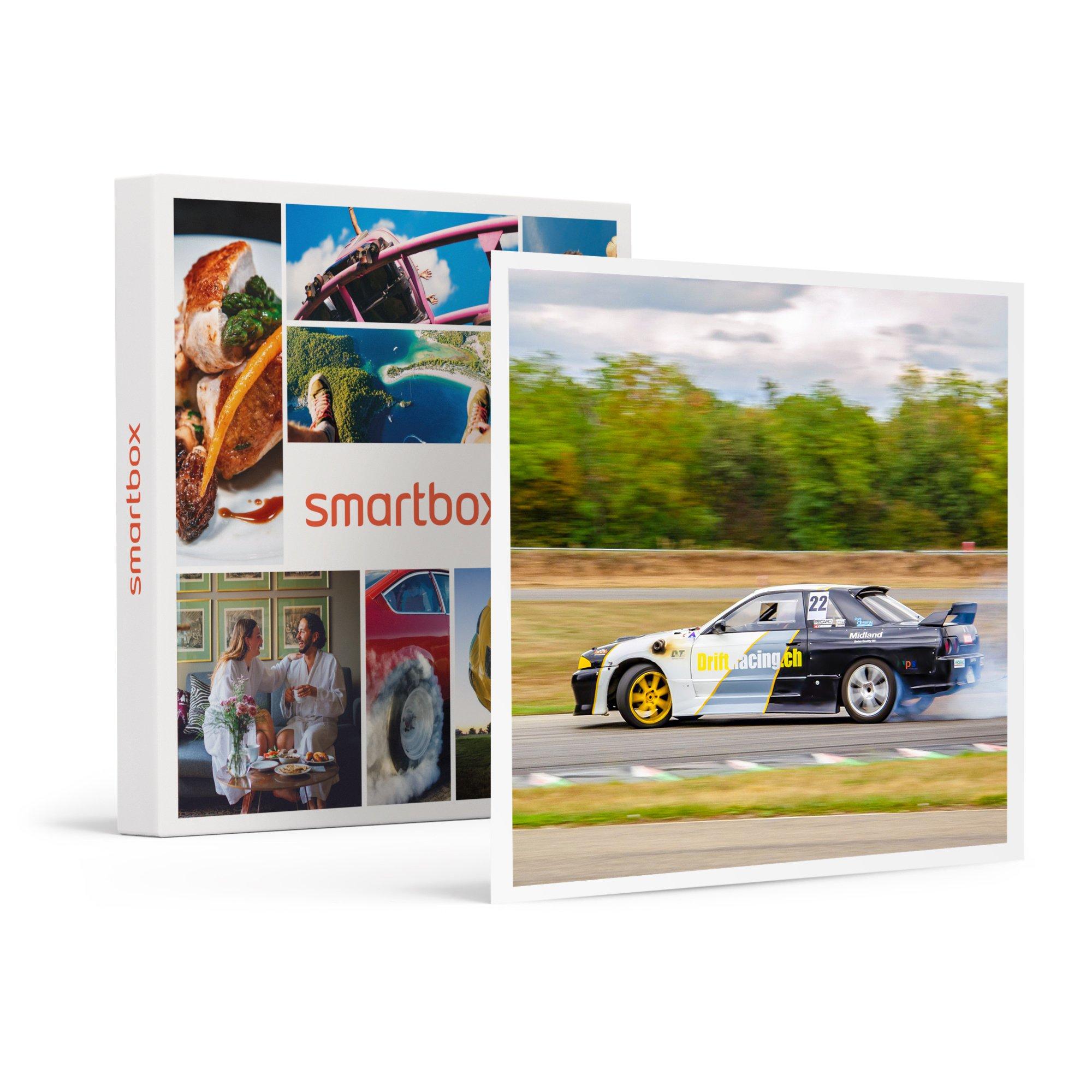 Smartbox  Session de drifts en passagers pour 2 personnes dans le canton de Schwytz - Coffret Cadeau 