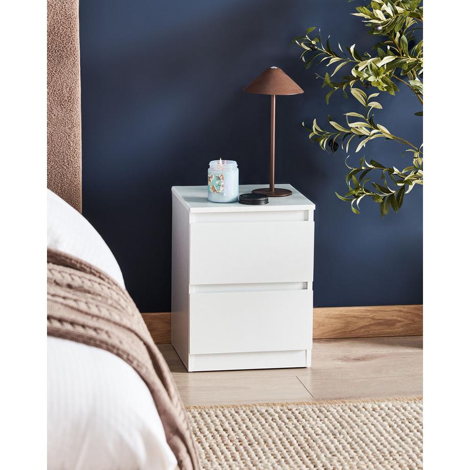 Beliani Nachttisch mit 2 Schubladen aus Faserplatte Minimalistisch WINNIPEG  