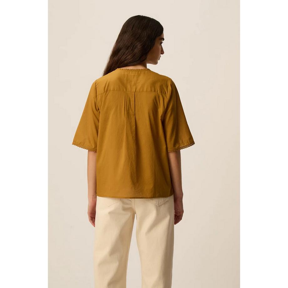 Des Petits Hauts Salem Blouse à Manches Courtes avec Détails en Dentelle  