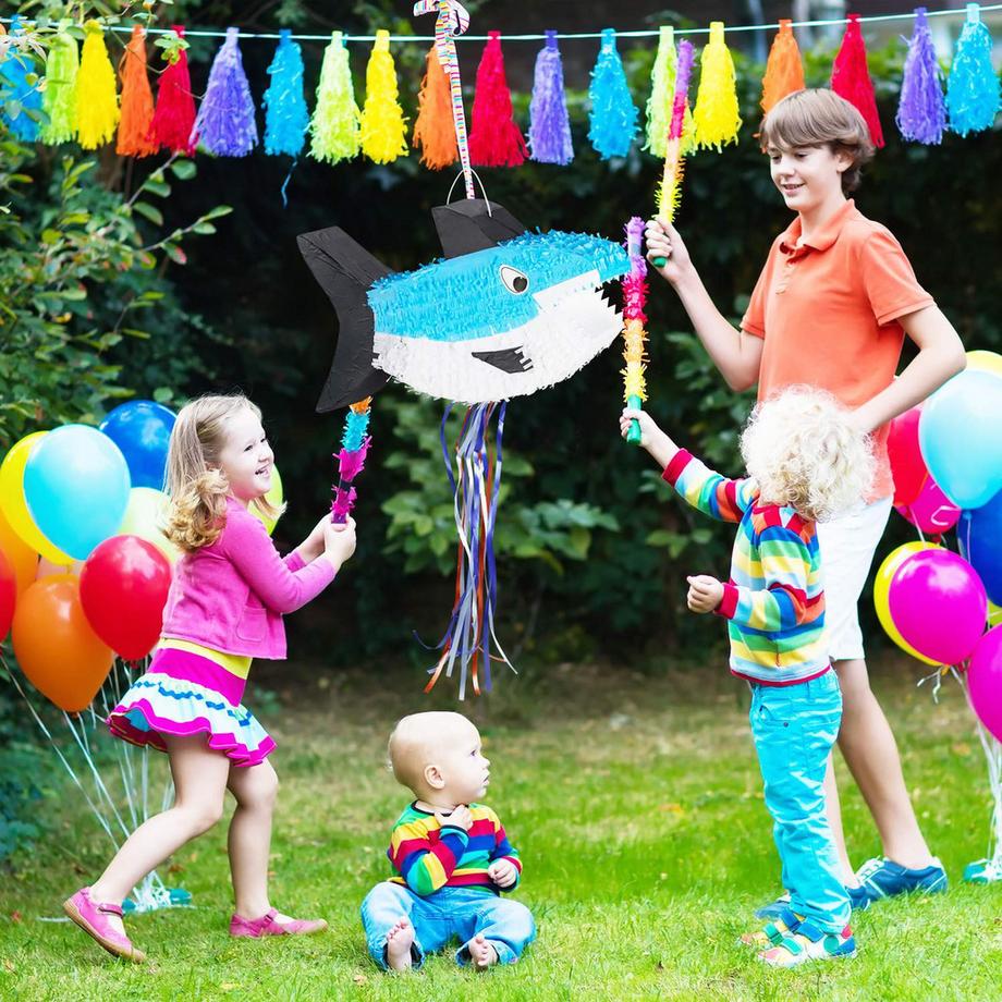 B2X  Requin piñata 
