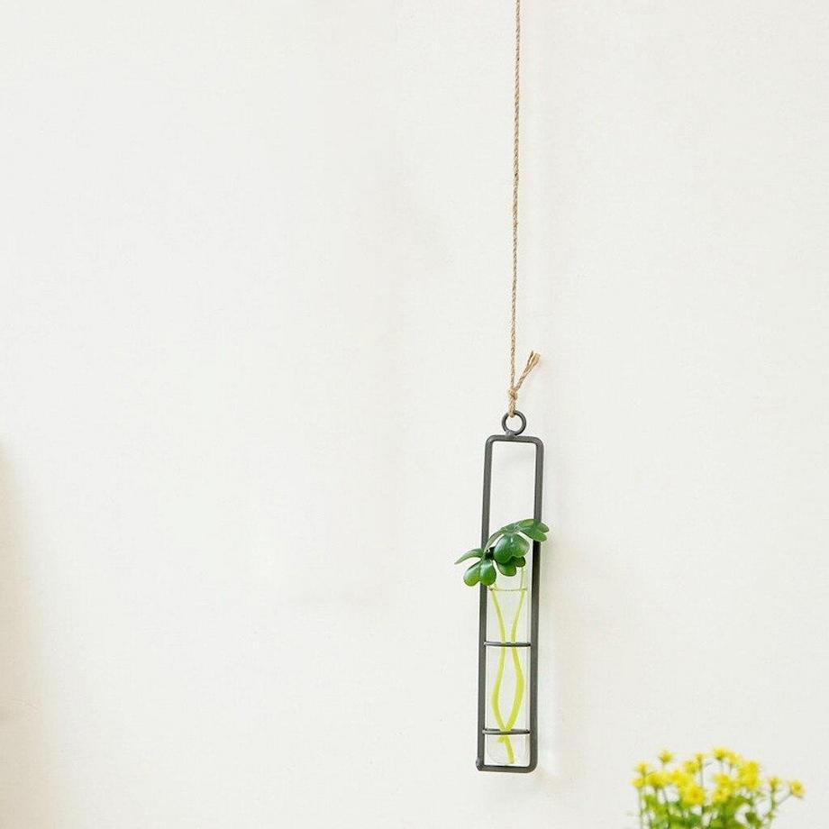 Northio  Vase suspendu en verre avec cadre en acier 