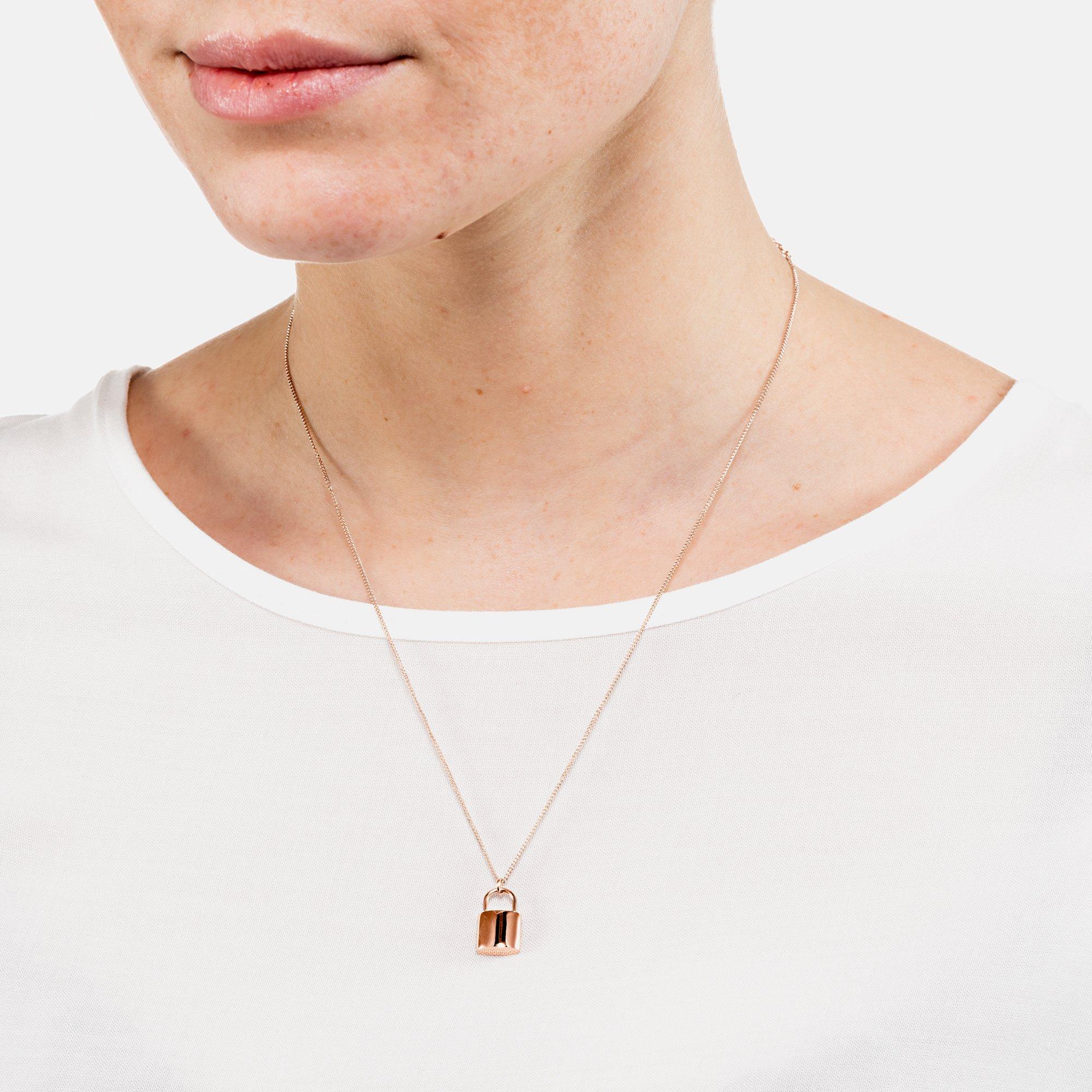 Heideman  Elle poliert 