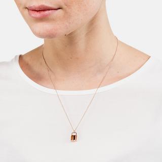 Heideman  Elle poliert 