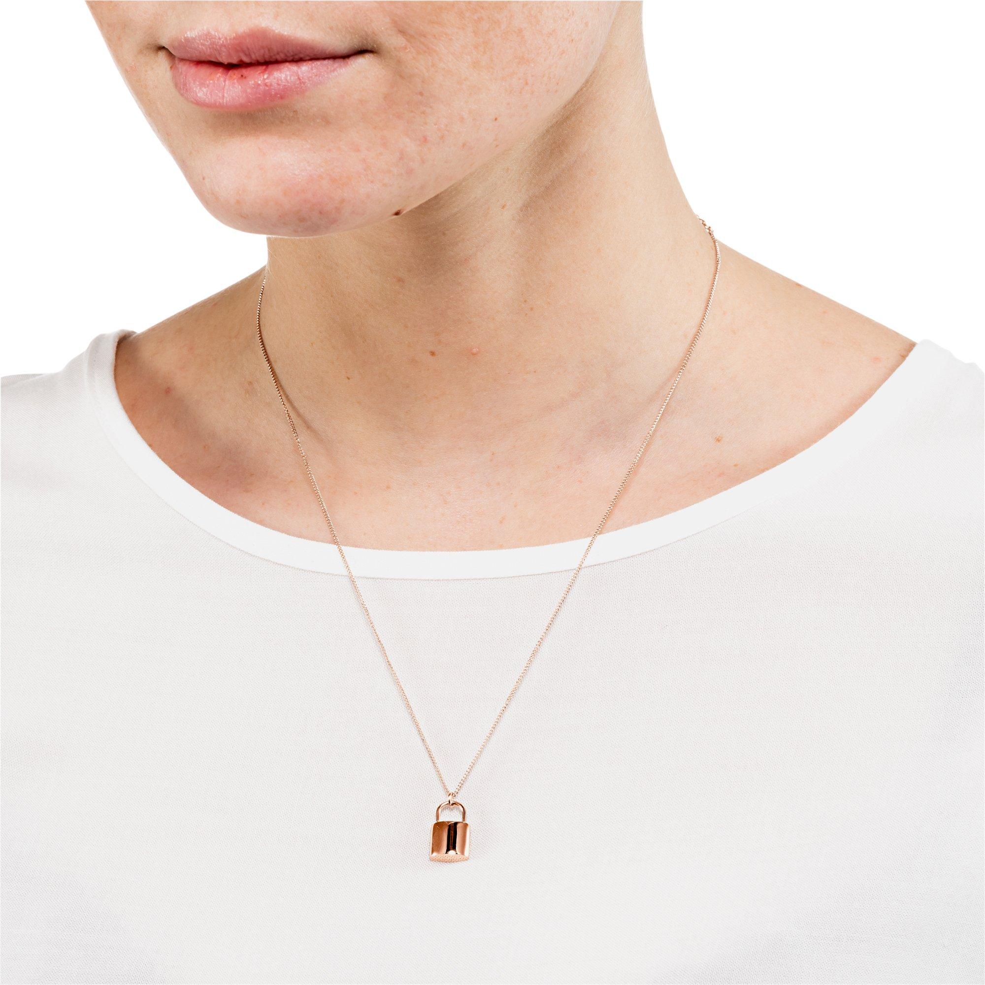 Heideman  Elle poliert 