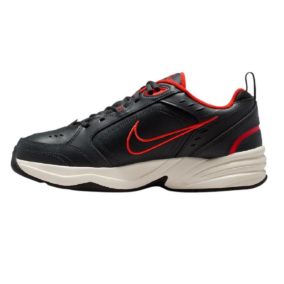NIKE Monarch Iv Sneaker  