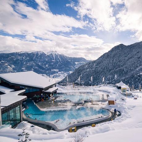 Geschenkidee  Séjour détente de 2 nuits aux Bains d'Ovronnaz en chambre supérieure nord (pour 2 personnes) 