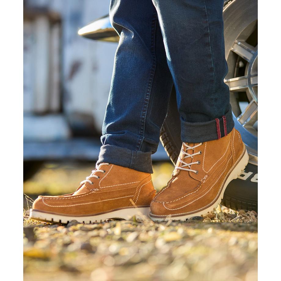 Joe Browns Schnürstiefel aus Veloursleder mit markanter Sohle  