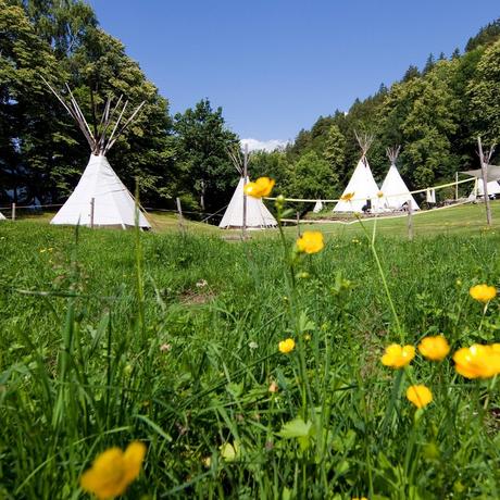 Smartbox  2 belles nuits en tipi avec petits déjeuners en Suisse - Coffret Cadeau 