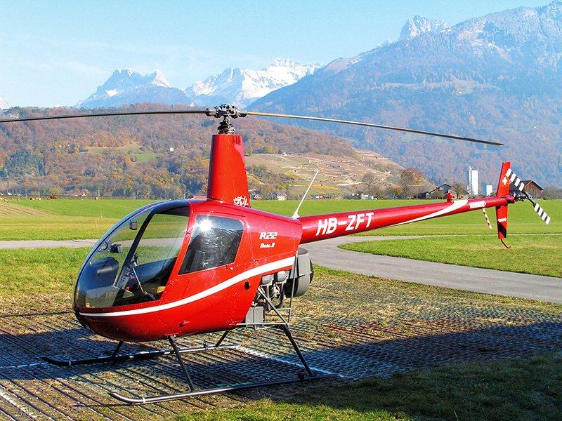 Smartbox  Vol en hélicoptère de 30 minutes avec pilote privé dans les montagnes suisses - Coffret Cadeau 