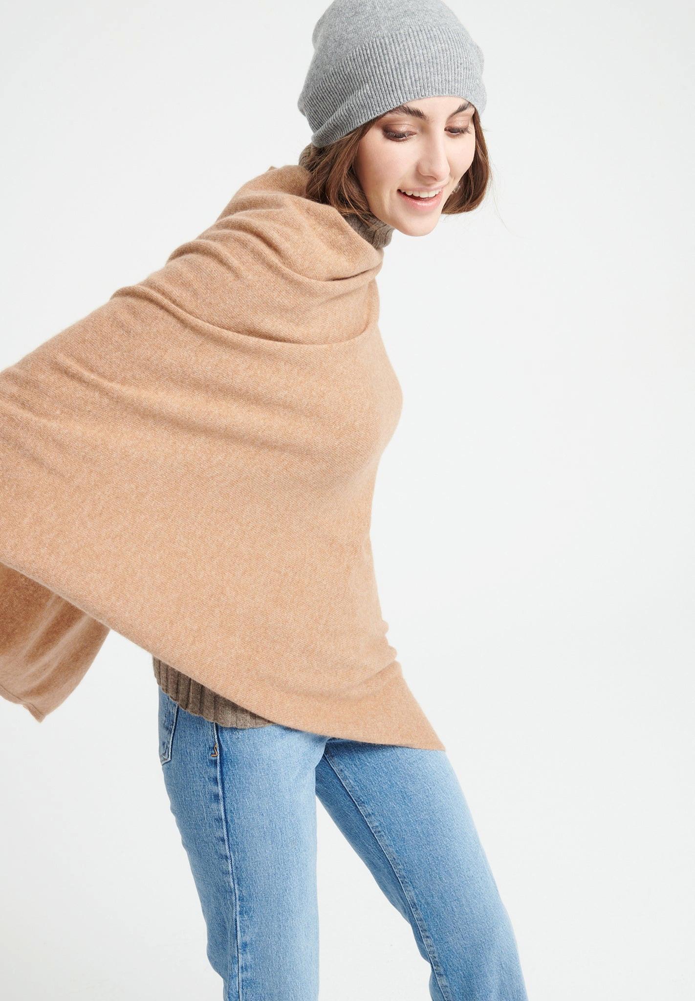 Studio Cashmere8  LILLY 9 Poncho col V - 100% cachemire 