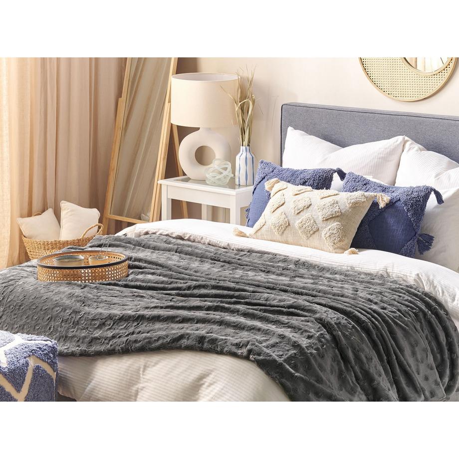 Beliani KANDILLI Skandinavische Polyester Tagesdecke  