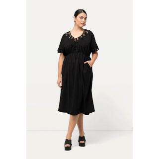 Ulla Popken Abito oversize ricamato scollo a V mezze maniche  