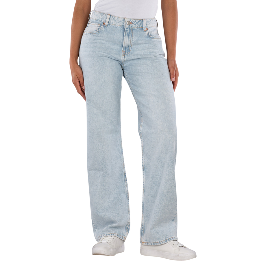 Hazel Loose Fit