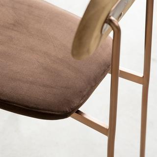 Tikamoon Sedia brown in legno di quercia Yutapi  