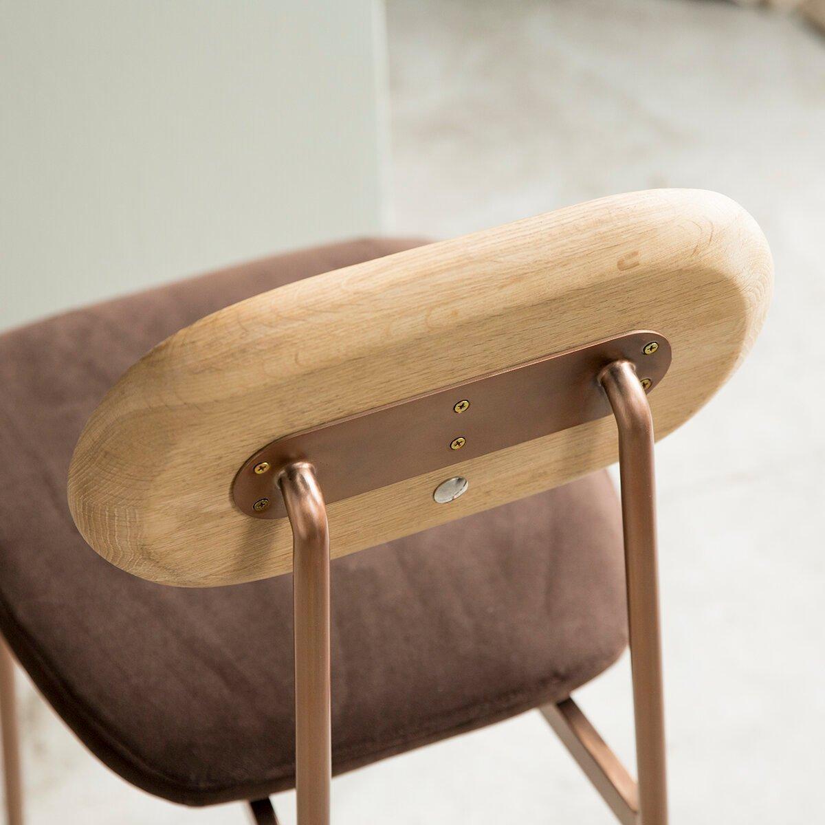 Tikamoon Sedia brown in legno di quercia Yutapi  