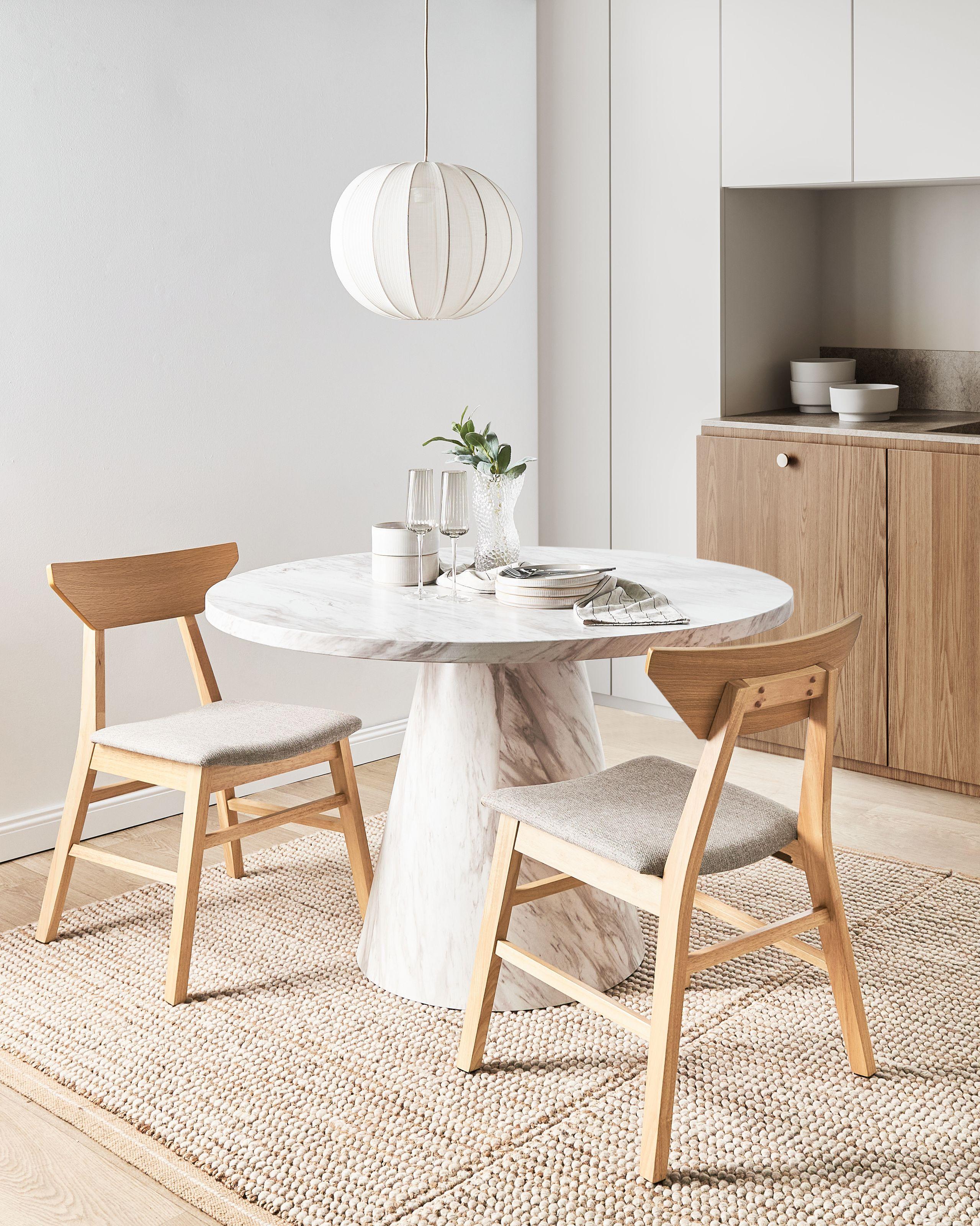 Beliani Esszimmerstuhl 2er Set aus Gummibaumholz Retro HOPKINS  