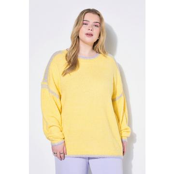 Pull oversize, coutures fantaisie