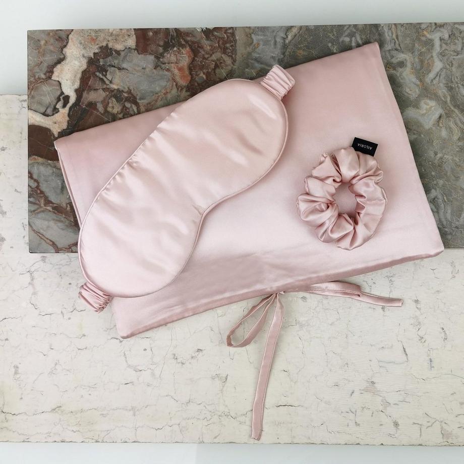 AILORIA  TRAVEL SET BEAUTY M Tasche, Schlafmaske & Scrunchie M aus Seide 