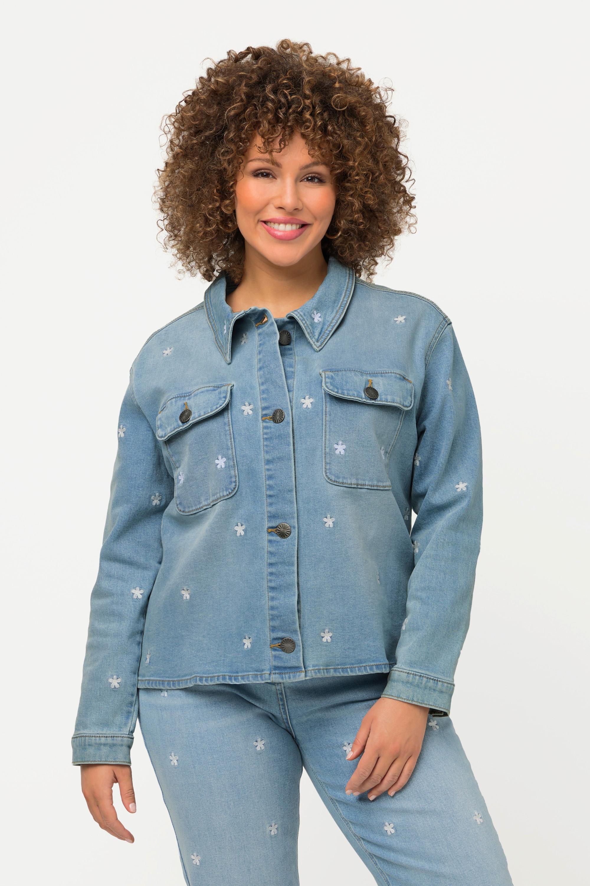 Ulla Popken  Giacca di jeans dal taglio oversize con colletto da camicia e ricami floreali 