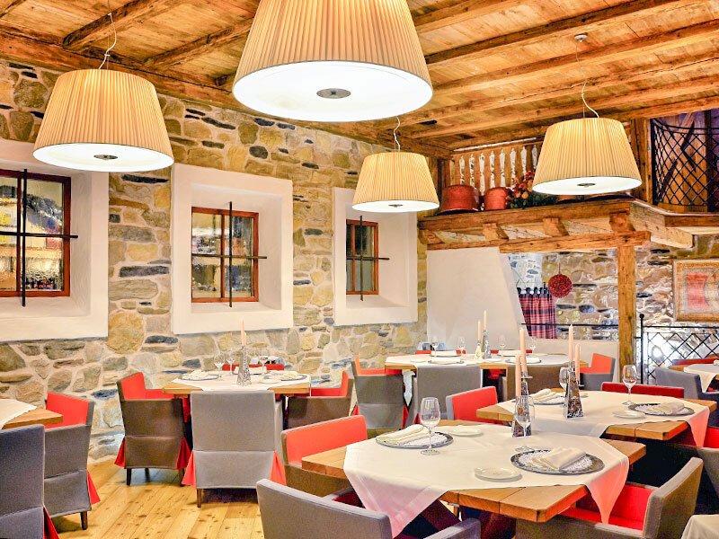 Smartbox  Menù gourmet ispirato ai sapori delle Dolomiti in ristorante 1 stella MICHELIN - Cofanetto regalo 