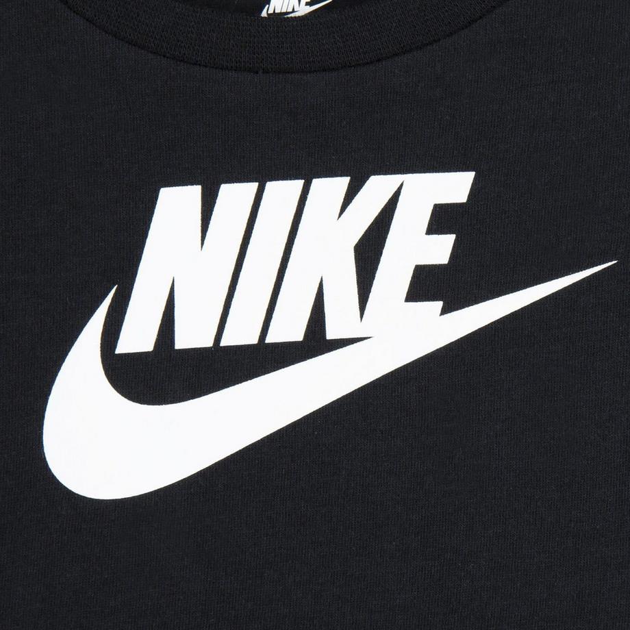 NIKE  T-ShirtFutura 