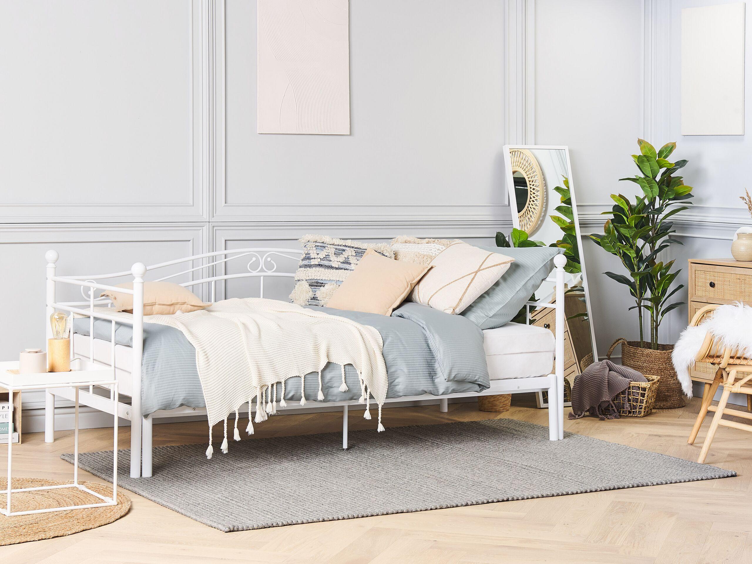 Beliani Letto con rete a doghe en Acciaio Moderno TULLE  