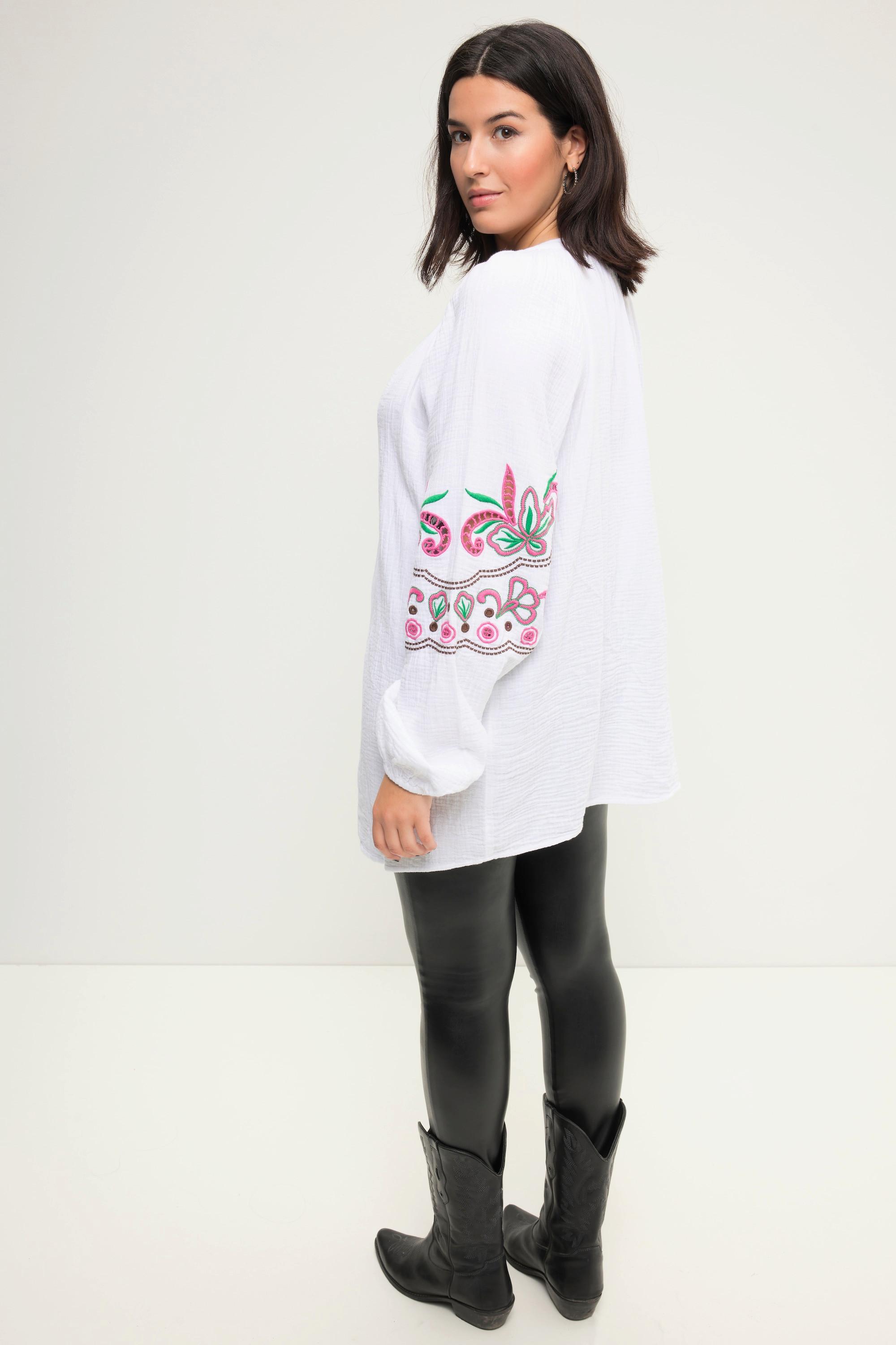 Studio Untold  Blouse oversized en mousseline, col tunisien et broderies 