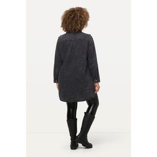 Ulla Popken  Blusa a pallini con taglio svasato, colletto da camicia, ruches sulle spalle e maniche lunghe 