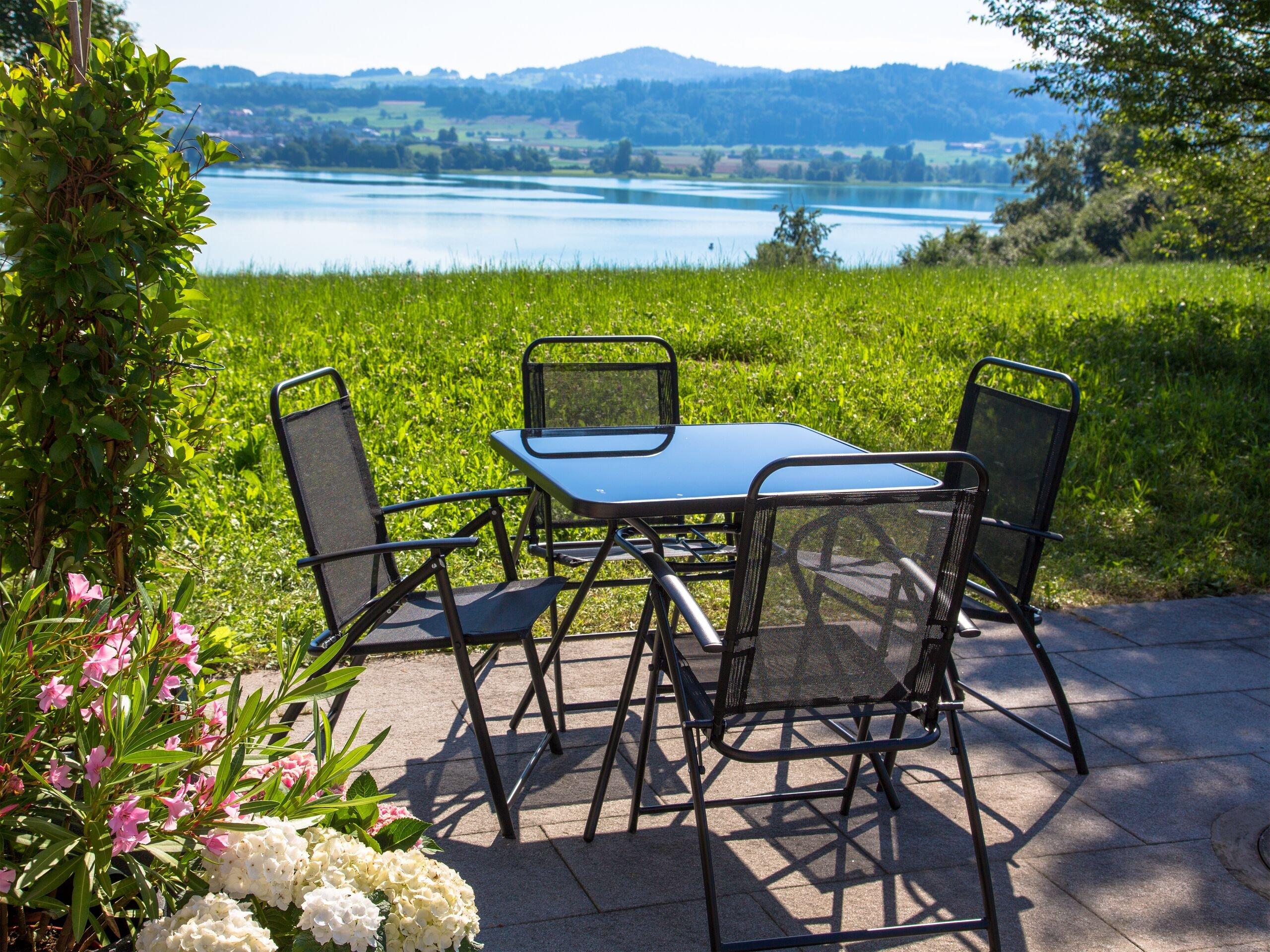Beliani Tavolino Bistrot en Acciaio Minimalista LIVO  