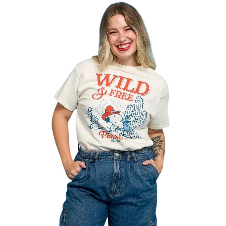 Peanuts Snoopy T-ShirtMotif Snoopy Wild And Free  