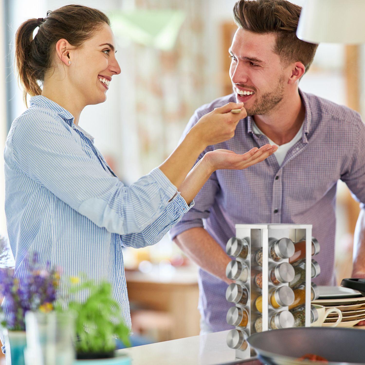 Northix Porta spezie girevole con 20 barattoli per spezie  