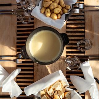 Geschenkidee  Chääsgondeli am Walensee - Fondue in privater Gondel (für 4 Personen) 